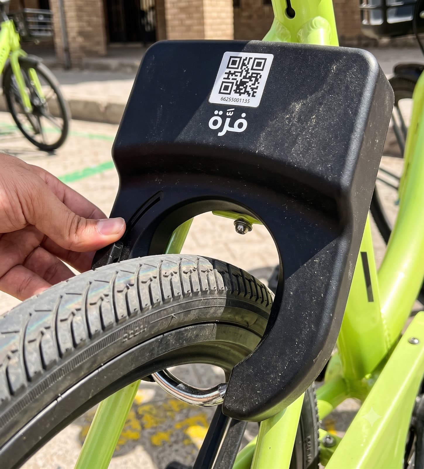 Farra bike lock and QR code detail
